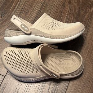 CROCS LiteRide Clog in Beige